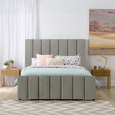Ashelynn Upholstered Platform Bed