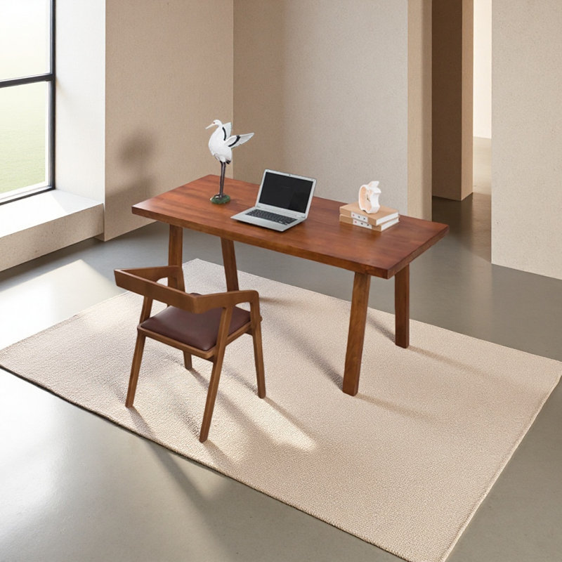 Bureau simple et rétro en mélèze