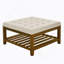 Grande table basse rembourrée en lin capitonné avec tablette en bois de hêtre