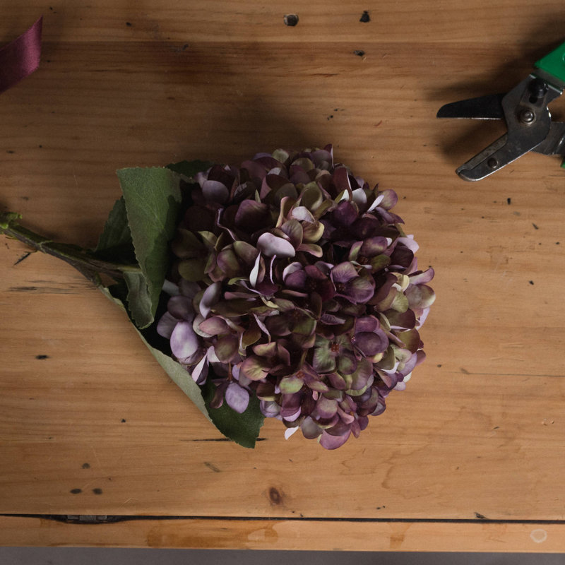 Anastasija Arrangement, Burgundy