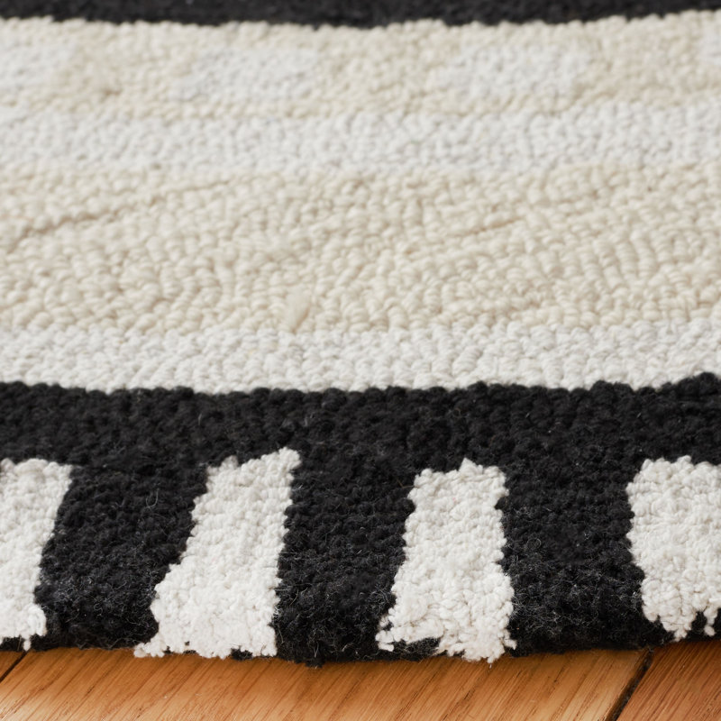 Capri Hand Tufted Performance Chevron Rug, Round 6'