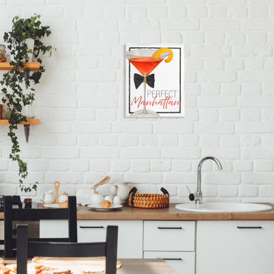 Plaque murale parfaite pour le cocktail Manhattan, design par Lorenzo Collective