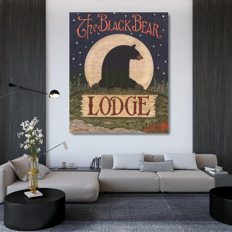 The Bear Lodge, H 44 po x l 36 po