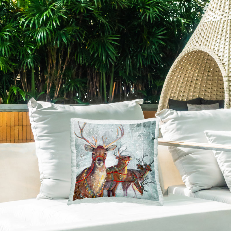 Coussin d'extérieur Winter Reindeer Holiday Herd par Ruane Manning