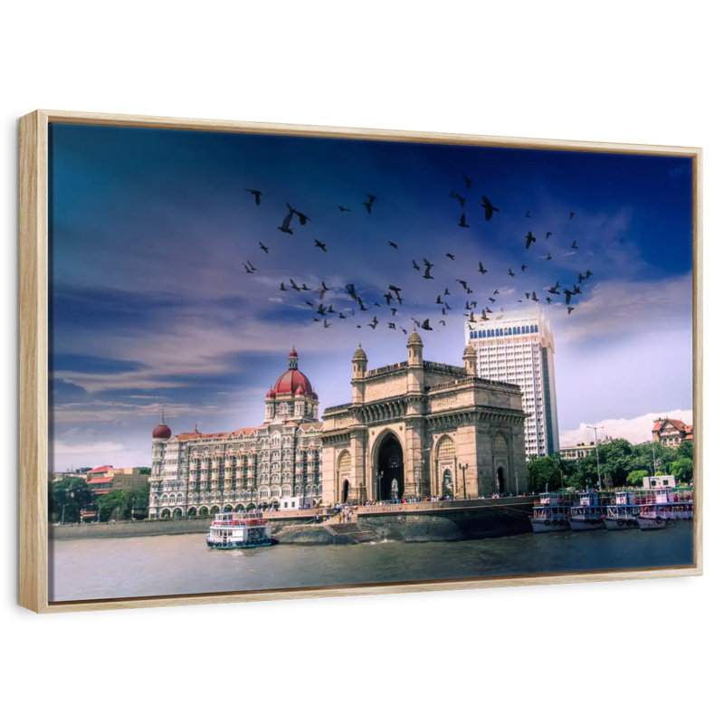 Oiseaux au-dessus de la porte d'entrée de l'Inde, Cadre flottant en bois naturel, 31 po x 21 po