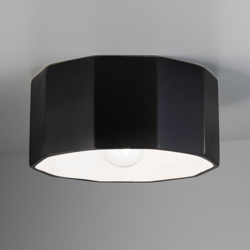 Plafonnier encastré en céramique à une lumière H 6 po x l 12,25 po Logan, Noir mat carbone