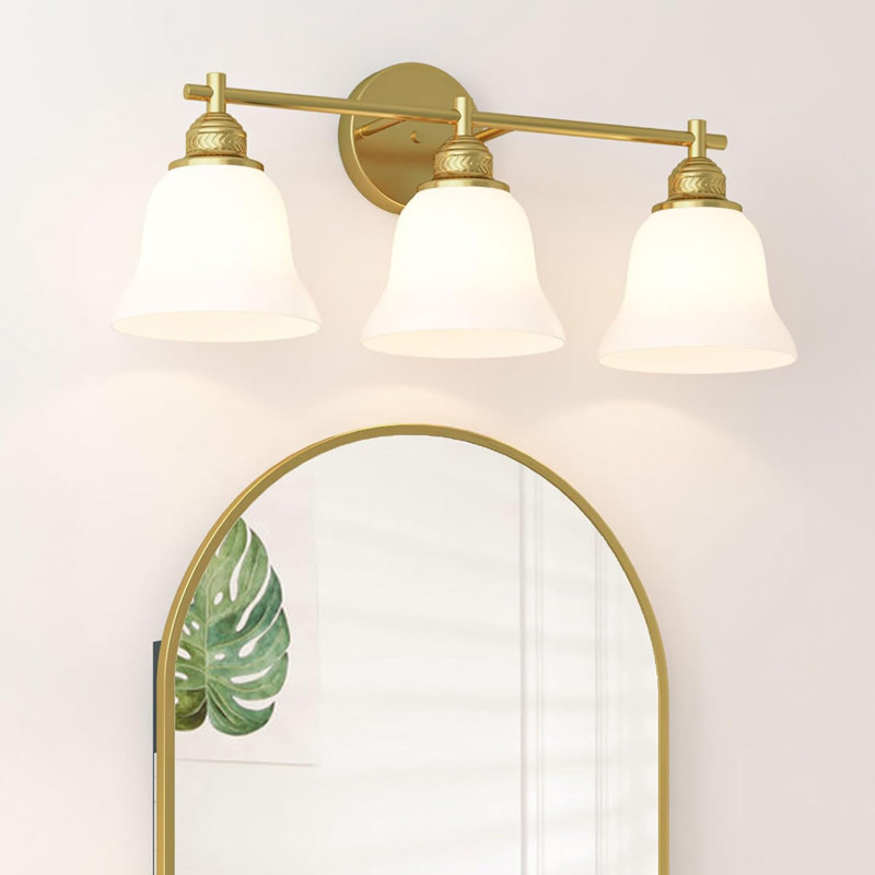Luminaire de salle de bain moderne à 3 lumières avec abat-jour en verre givré, finition or brossé, applique murale câblée pour éclairage en miroir, certifié UL