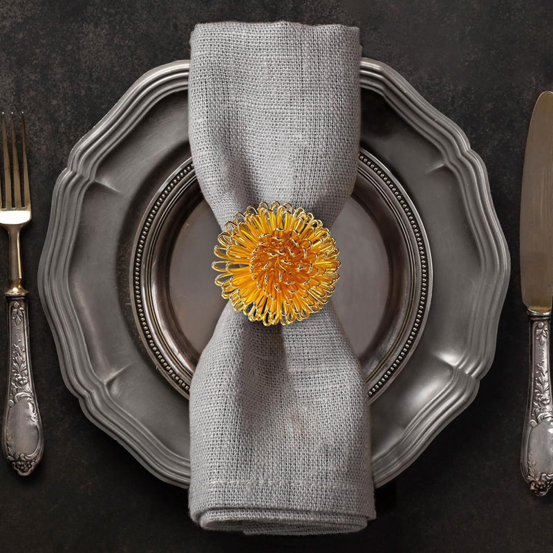 Ensemble de 4 anneaux de serviette dorés en fil de fer doré pour un décor de table de salle à manger élégant