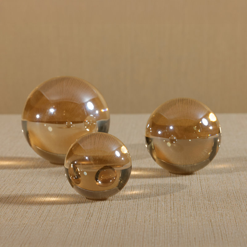 Boule décorative en cristal de verre, 4,5 pouces de diamètre, Ambre, 4.25" H x 4.25" W x 4.25" D, 1