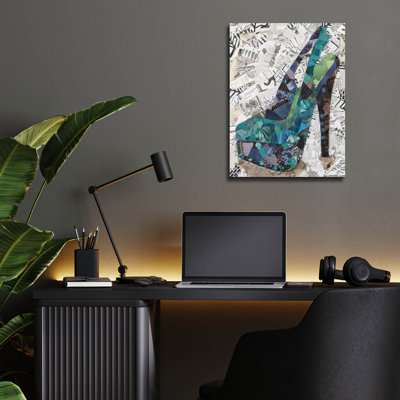  «Couture Shoes 3» par Coco Good, art mural en verre acrylique, 12 po x 16 po