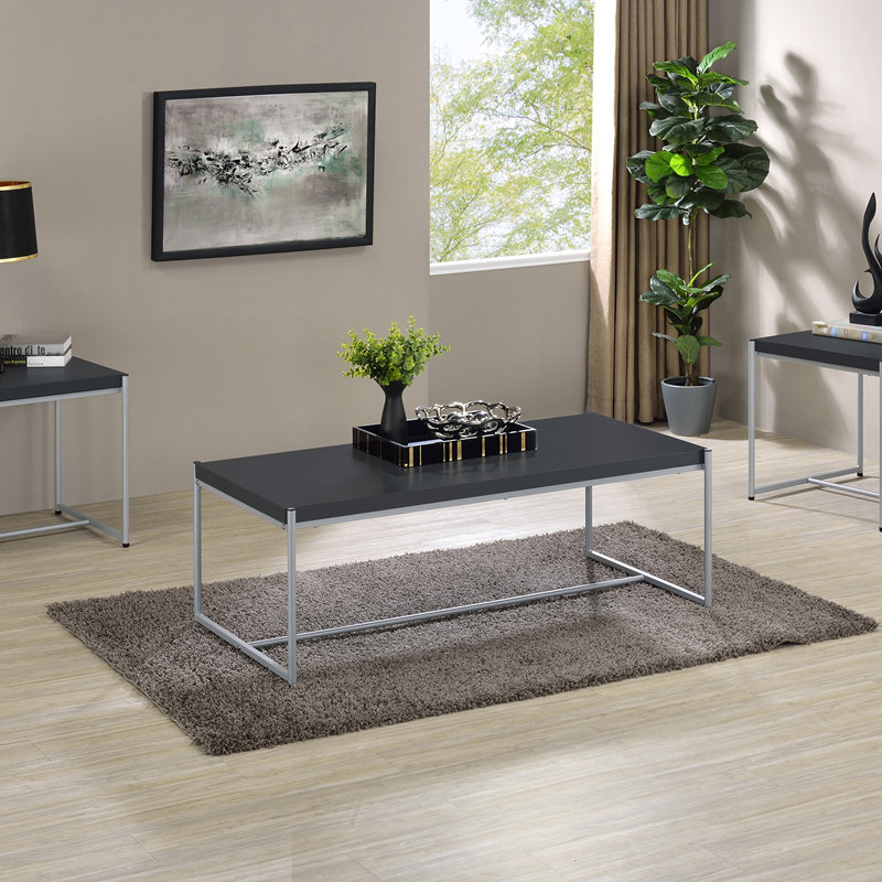 Ensemble de 3 tables basses et tables de bout