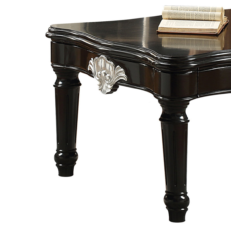 Table basse avec pieds tournés