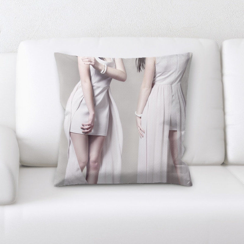 Coussin de vêtements fille