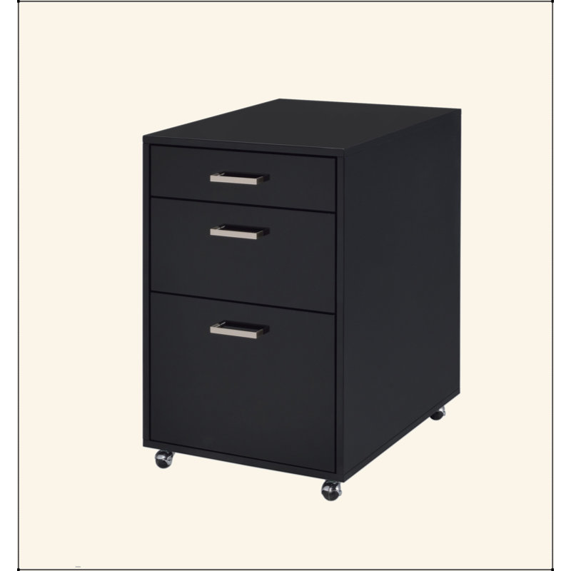 Armoire ultrabrillante et chromée