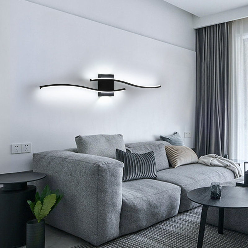 Shaped 90cm Aluminium Wall Lamp, Black