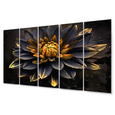 Traditional Plants & Flowers Wall Decor on Metal