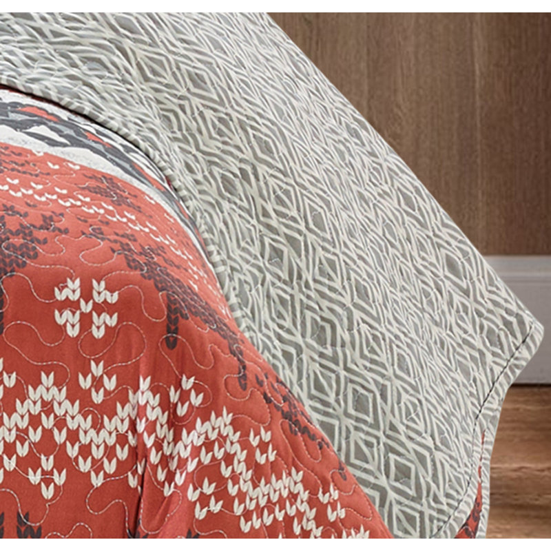 Polyester Chevron / Zig Zag Quilt, Twin Quilt + 1 Sham + 1 Throw Pillow