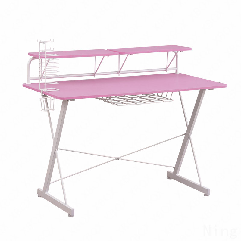 Bureau d'ordinateur rose avec tablette de jeu en carbone rose
