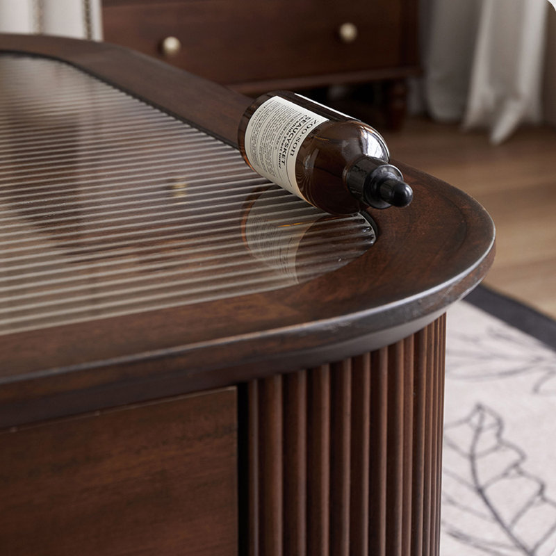 Table basse de style rétro français