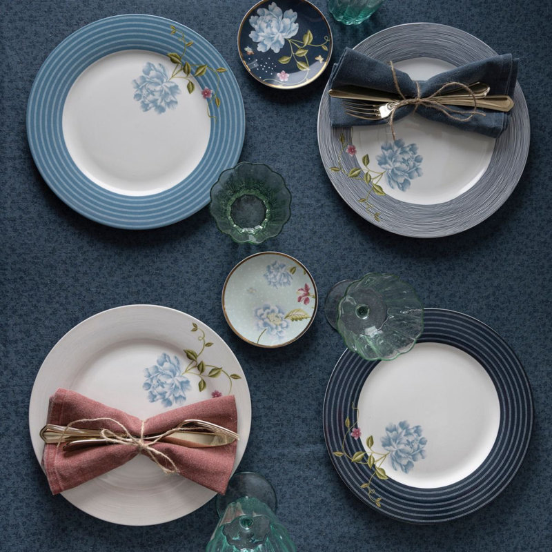 White Round Porcelain Dinner Plates Set, Service for 4