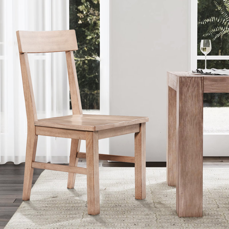 Chaise en bois massif Cayson