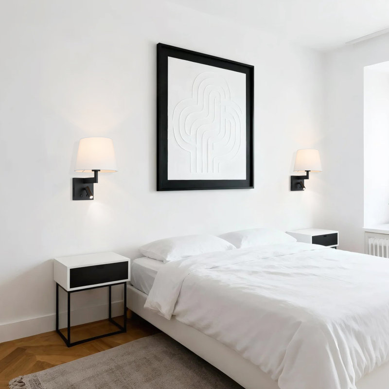Applique murale avec abat-jour en tissu noir mat et lampe de lecture à DEL