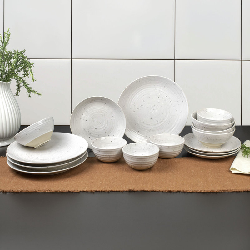 Siterra 16-Piece White Ceramic Dinnerware Set