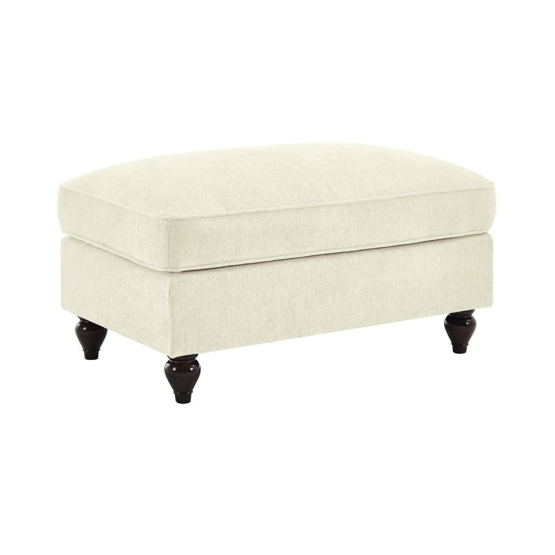 Chenille beige et blanche avec jupes à plis amovibles présentant deux looks doux et confortable à dossier segmenté en mousse à haute densité, coussin en bois mobile à pattes incurvées, filetage argenté