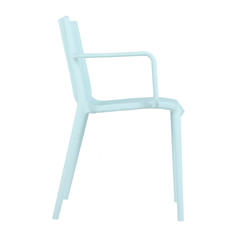 Holiday - Fauteuil empilable moderne en plastique 4 pièces pour une utilisation intérieure / extérieure - Dossier ergonomique à lattes, matériau PP toutes saisons, bleu ciel clair - patio, balcon, café