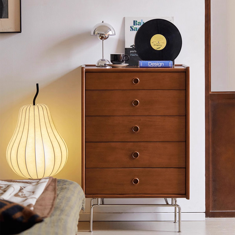Armoire d'appoint en noyer massif