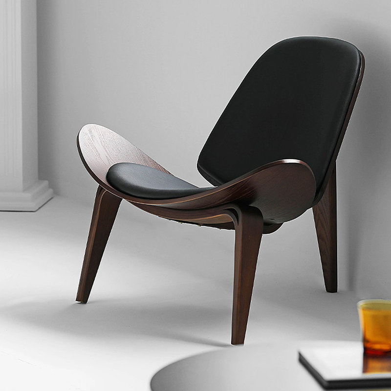 Chaise Suada Hans J. Wegner, Similicuir noir, Noyer