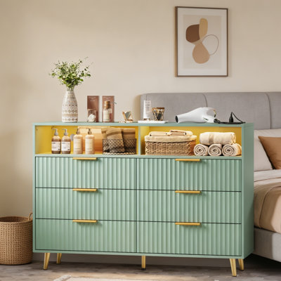 Commode 6 tiroirs avec lumières DEL et station de charge, tiroirs incurvés en bois cannelé pour la chambre à coucher