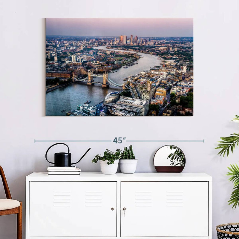Silhouette de Sirci London, H 26 po x l 39 po