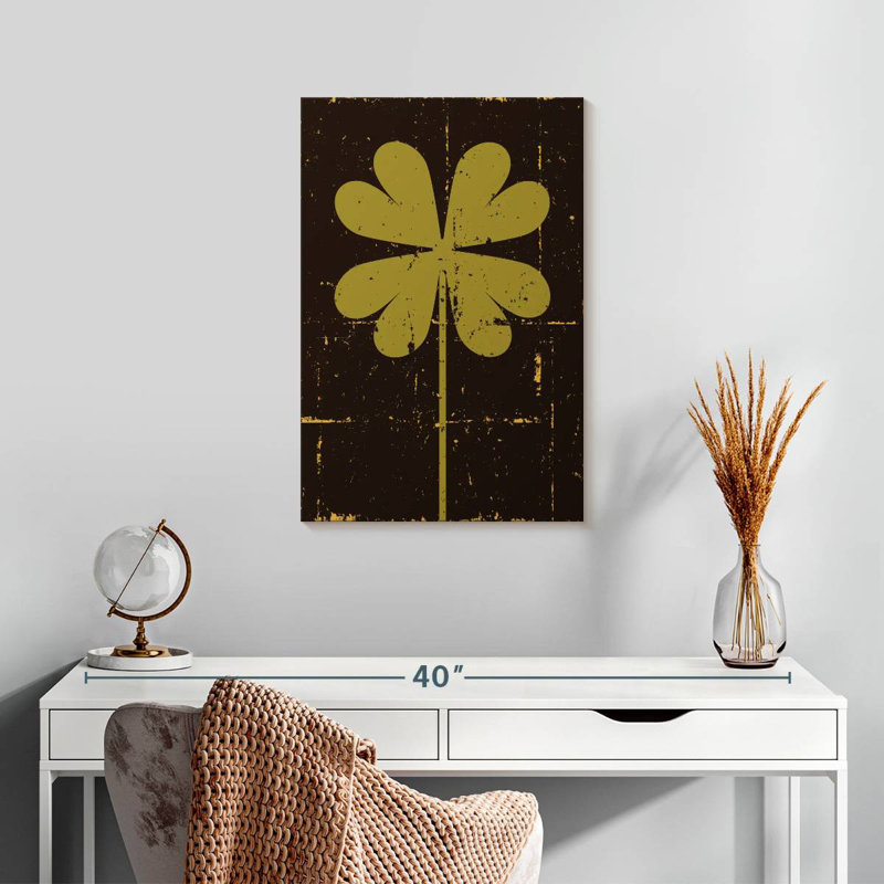 Harnek Grunge Clover, 24" H x 16" W