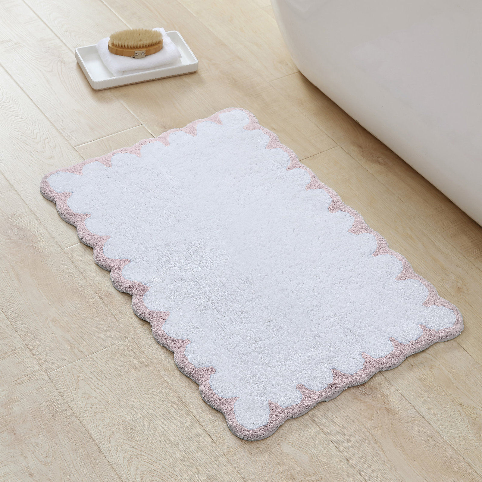 Scallop Cotton Bath Rug, Pink
