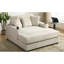 Chaise longue moderne de 140 cm avec revêtement en chenille crème, poste de charge et porte-gobelets pour des fins de semaine de détente dans des espaces de vie confortables.