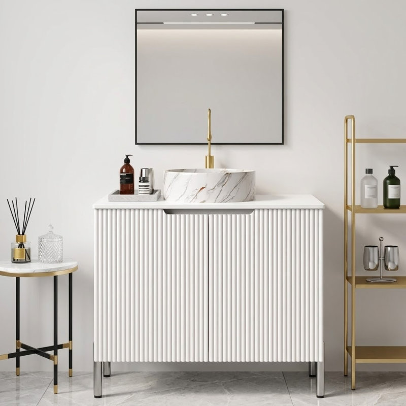 Meuble-lavabo autoportant de 30 po avec portes cannelées, comptoir en pierre frittée et vasque, armoire de rangement à fermeture en douceur