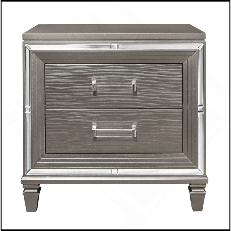 Mobilier en bois de style élégant avec finition gris argenté et table de chevet biseautée