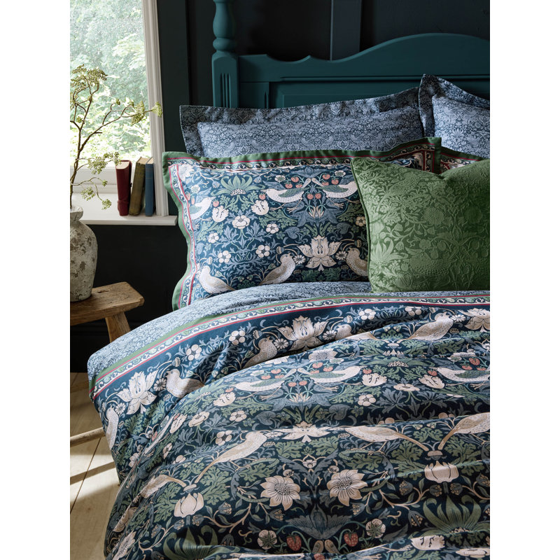Midnight Strawberrythief Prussian Blue 250 Thread Count Bedset, King Size Bed (240 x 220 cm)