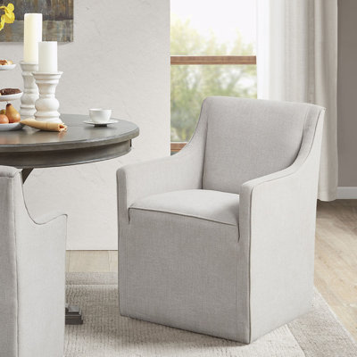 Chaise pivotante à jupe