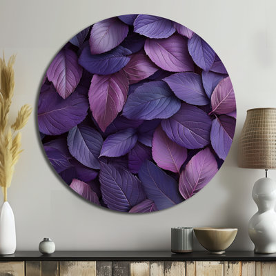 «Plum Leaves Evening Collage I», reproduction d'art traditionnelle mauve en métal, feuilles, décoration murale ronde en métal