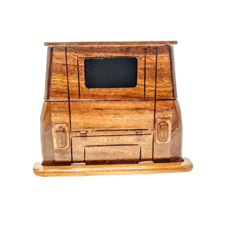 Modèle d'automobile en bois Ordell