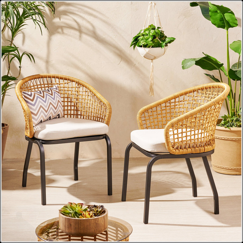 ARIAS CHAIR: siège d'extérieur en rotin Boho avec conception durable et coussins résistants à l'eau pour la terrasse ou la cour