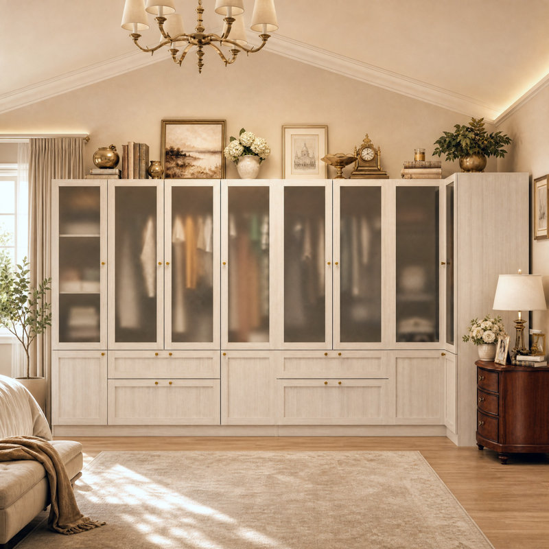 Armoire en bois massif et manufacturé Cheadle avec portes en verre givré