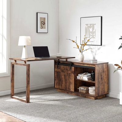 Bureau en L avec rangement et porte coulissante de style grange pour un espace de travail efficace à domicile, esthétique bois vieilli, étagères réversibles, surface de travail de 120 cm (l) x 59 cm (p), dimensions : 142,5 cm x 127 cm x 75,5 cm (taille A).