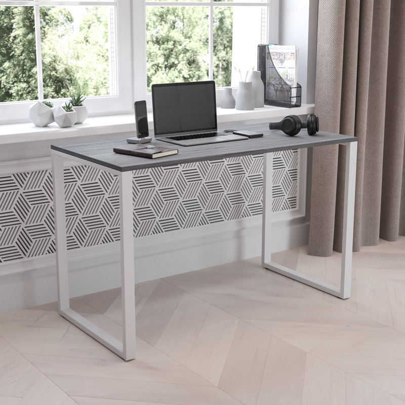 Bureau d'ordinateur et bureau à domicile Antawan, H 29,5 po x l 47,25 po x P 23,5 po, Gris rustique / blanc