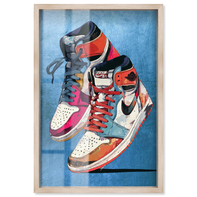 Sneaker on Blue Shadowbox Print Sneaker, art mural par Art Remedy, cadre blond, 21 x 31