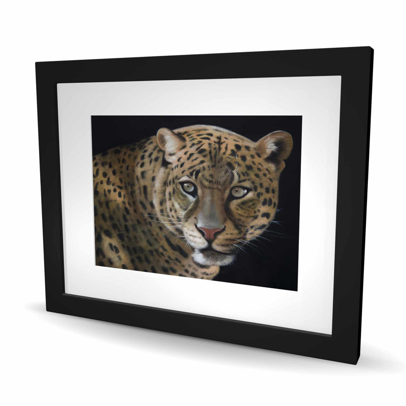 «Realistic Fierce Leopard - Feline Hyperrealist», reproduction encadrée