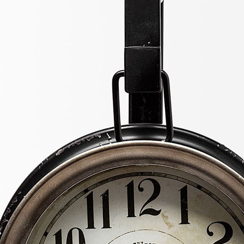 Horloge de table suspendue en métal brun métallique