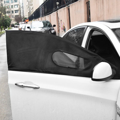 Voiture pour bébé avec protection et crème solaire pour enfants